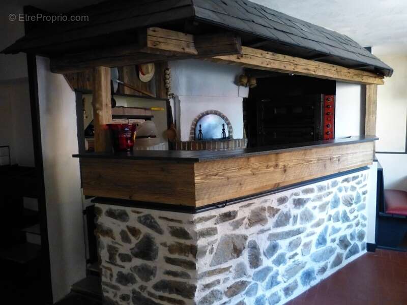 Murs commerciaux, Fonds de commerce, et appartement T5 à vendre SAMOENS (74) - photo 2