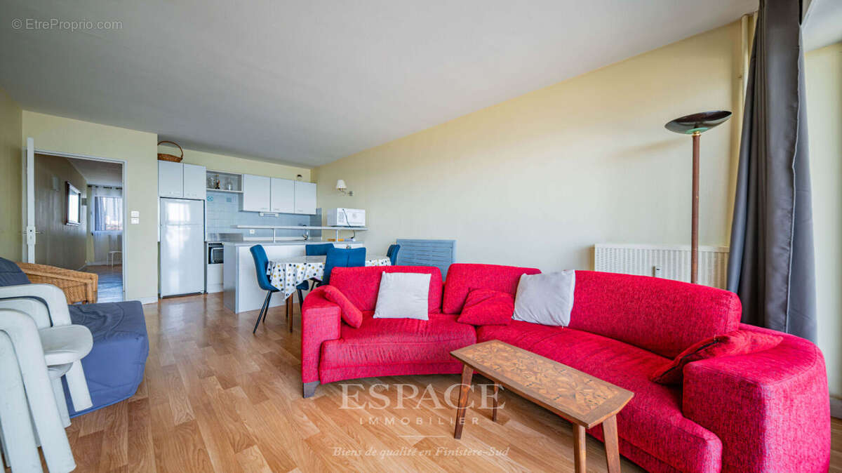 À vendre, dans le triangle d'or Concarnois - face à la mer : appartement 2 pièces avec terrasse et parking - photo 4