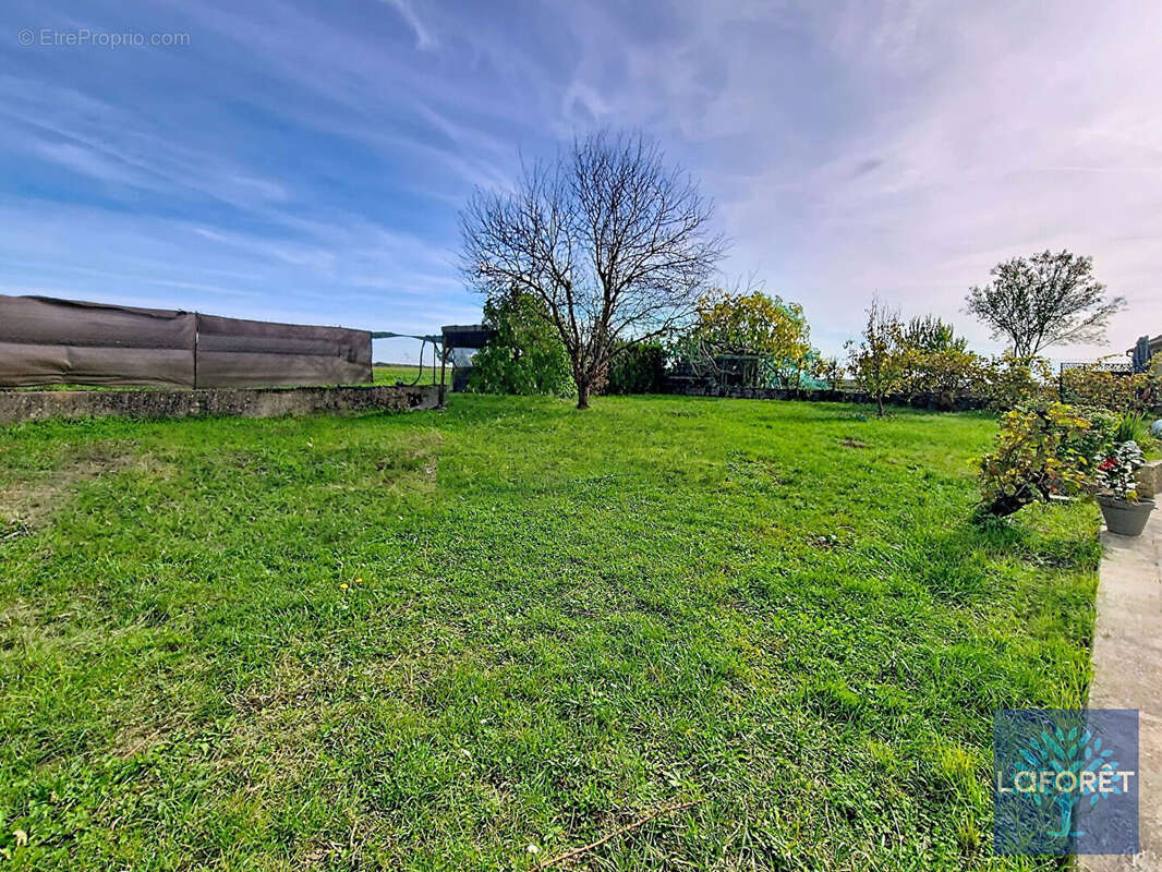 Maison à CONGERVILLE-THIONVILLE