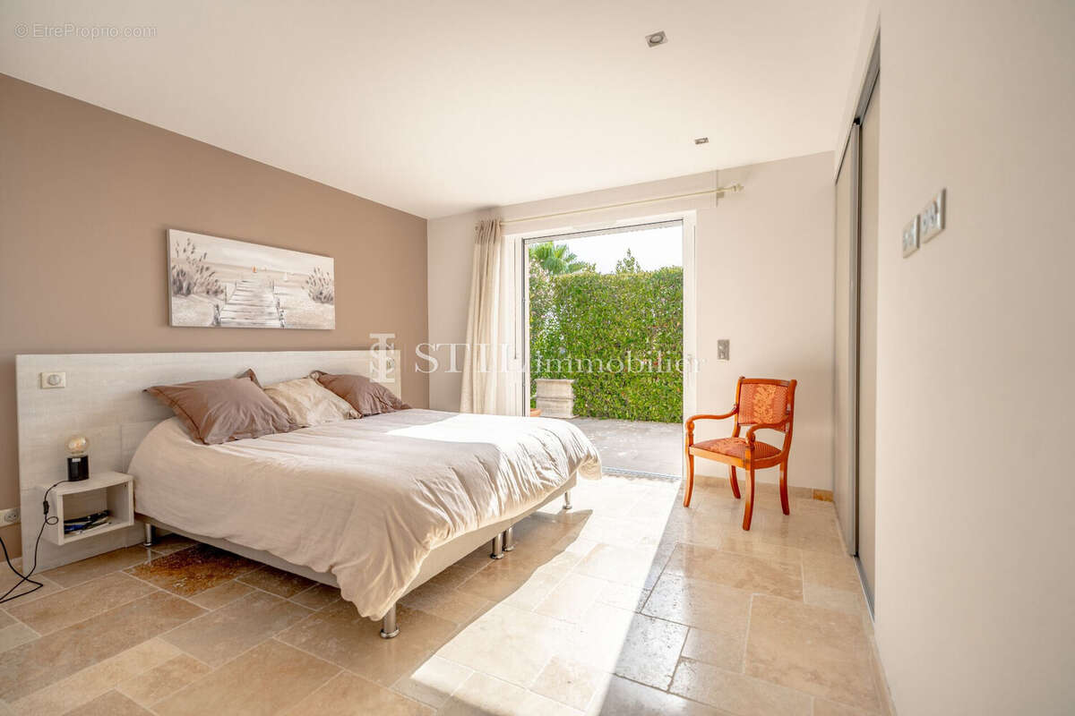 Maison 240 m² à Sainte-Maxime  - photo 7