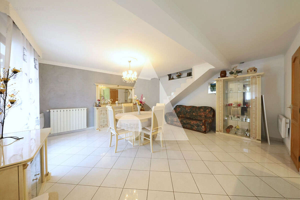 Maison à CORBEIL-ESSONNES