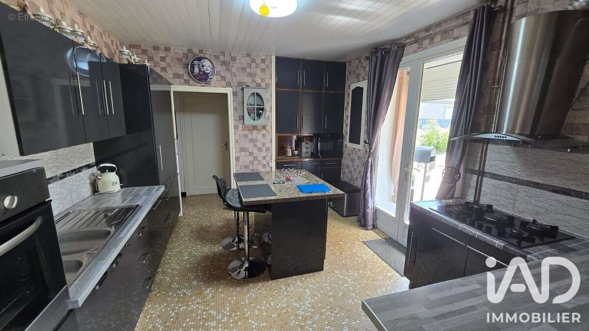 Photo 3