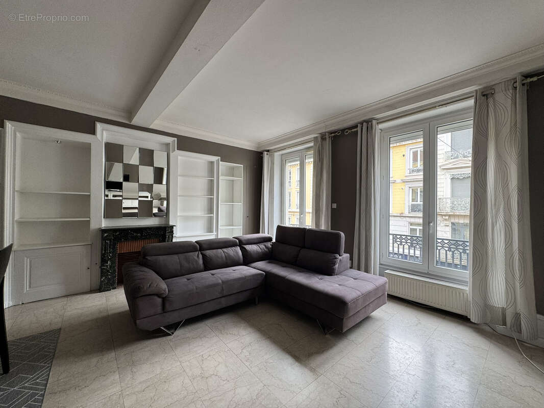 Appartement à SAINT-ETIENNE