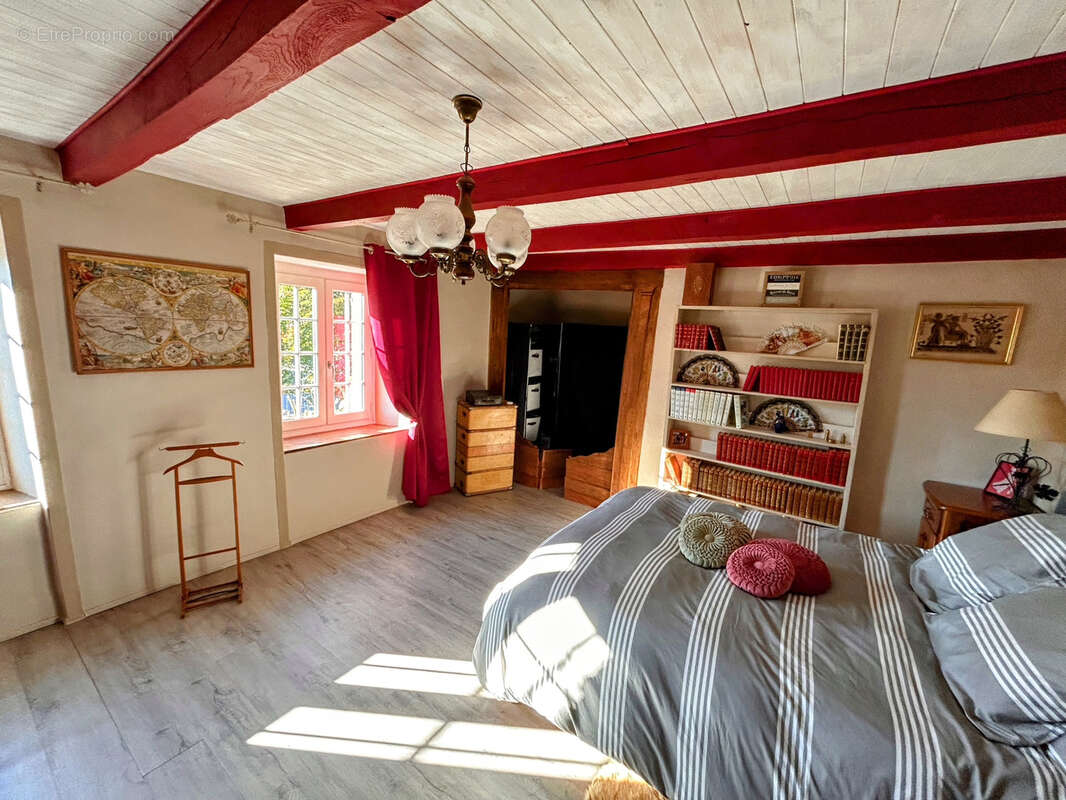 Maison à SAINT-BONNET-PRES-BORT