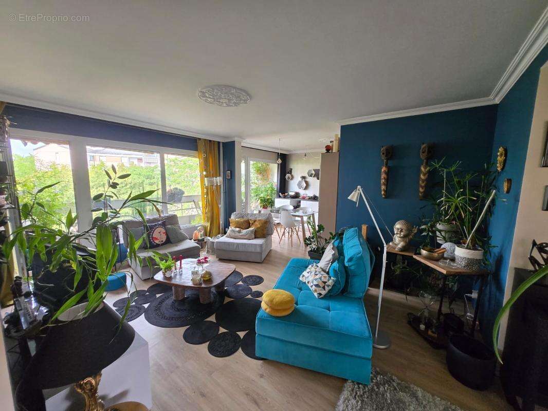 Bel appartement avec parking et cave - photo 2