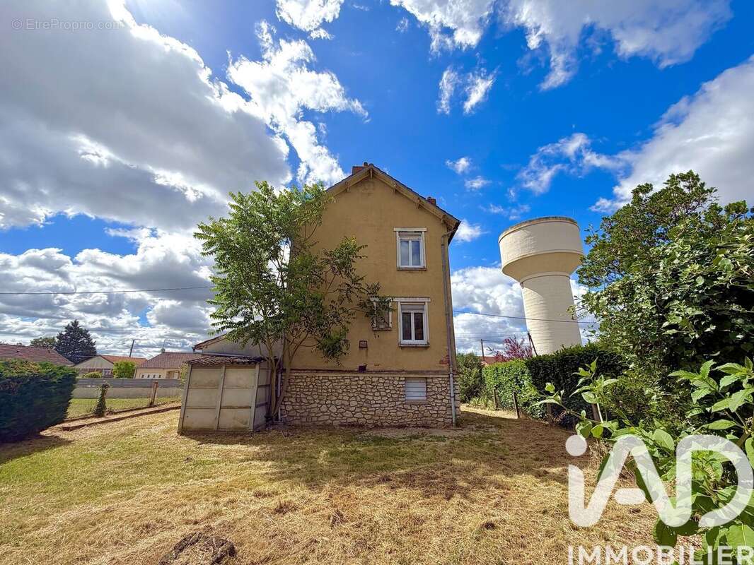 Maison 65 m² à Montmorillon  - photo 2