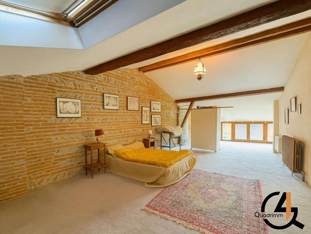 Maison à MONTESQUIEU-VOLVESTRE