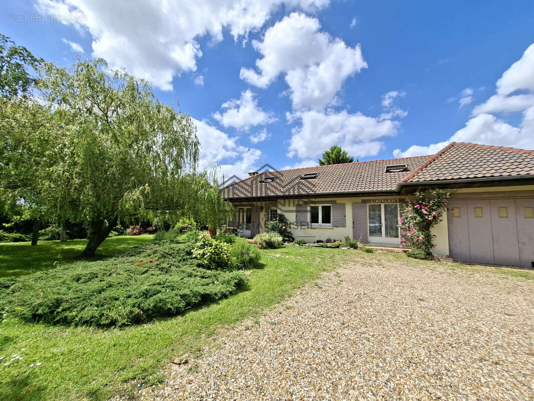 Maison à VIRONVAY
