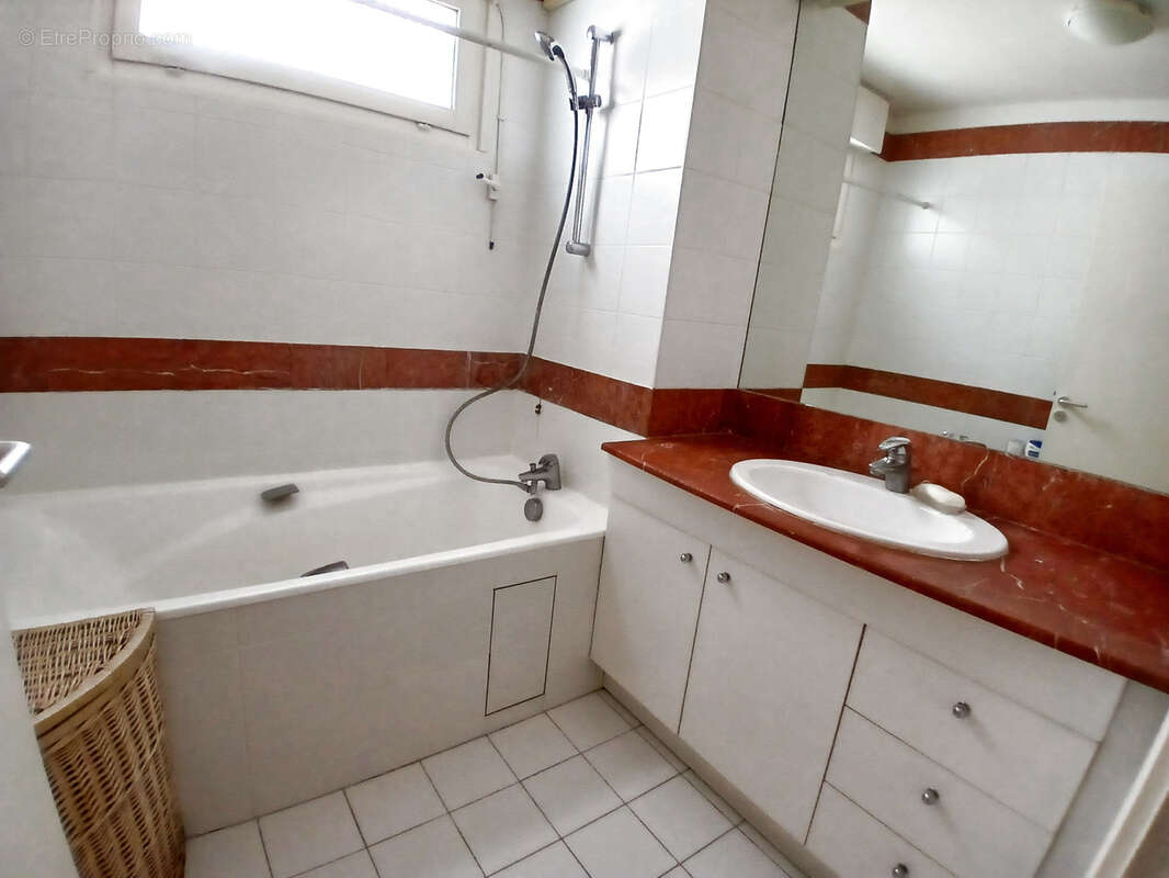 Appartement à PARIS-12E