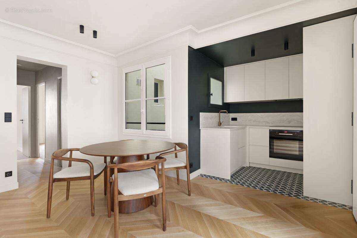 Appartement à PARIS-1E