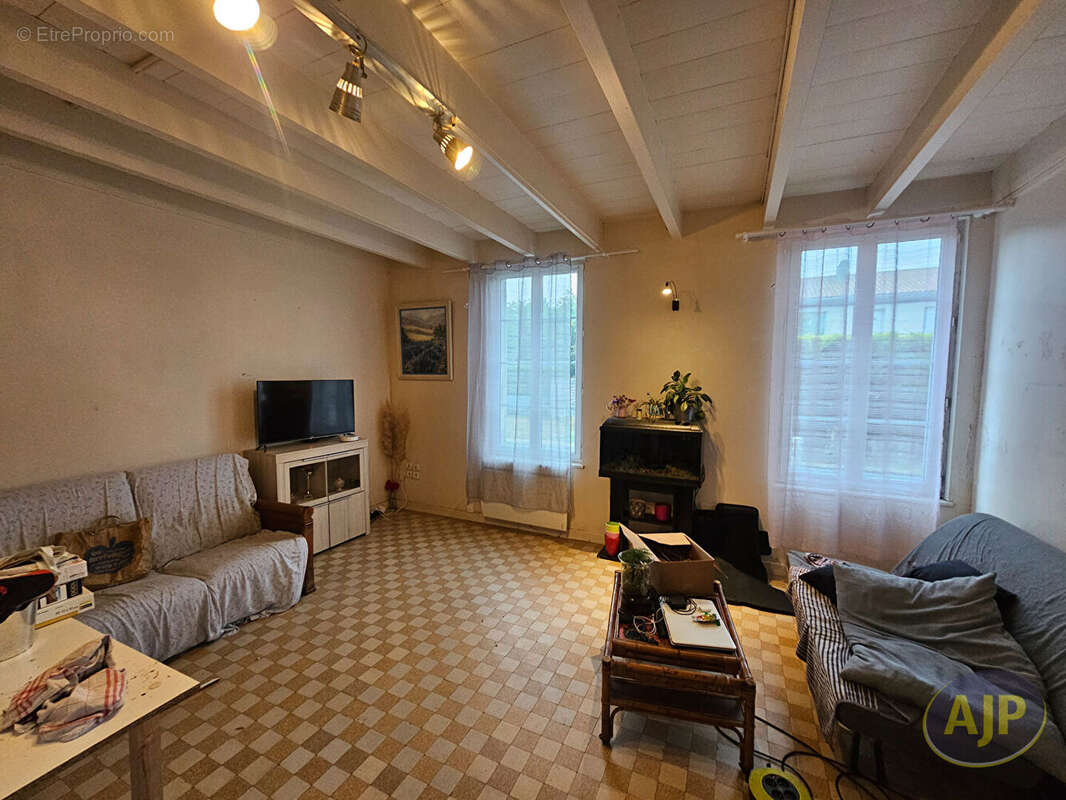 Appartement à SAINT-SEVER-DE-SAINTONGE