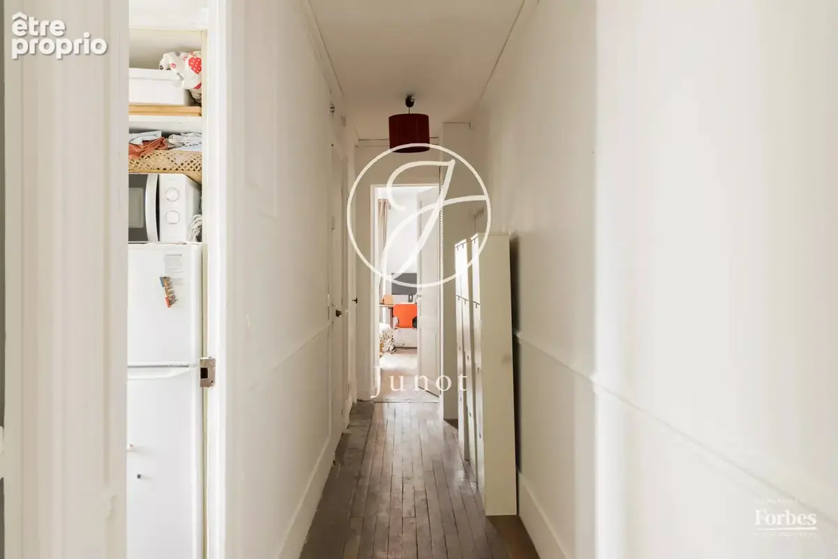 Paris 18ème - MONTMARTRE / HAUT LEPIC - Appartement - 3 pièces - 49,41m² Carrez - 53,52m² au sol - Balcon 2m² - photo 16