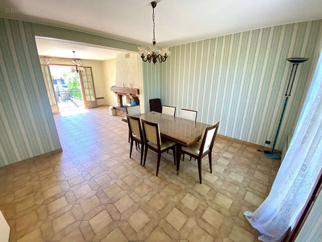 Maison à SARTROUVILLE