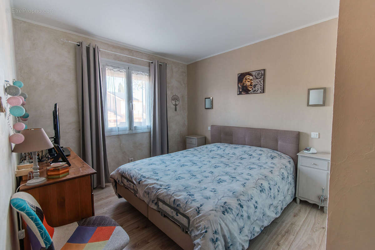 Maison à SOLLIES-PONT