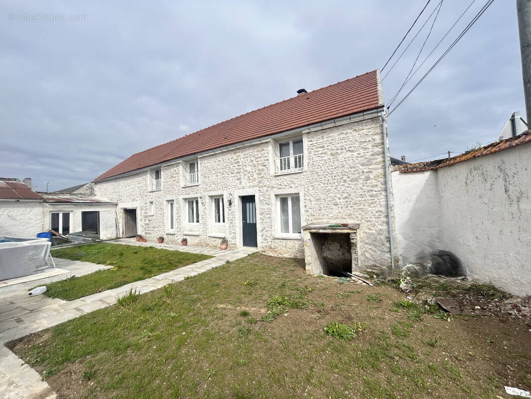 Maison à BROUY