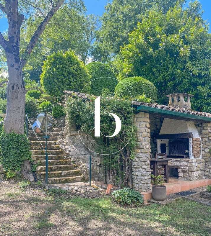 Maison à BARJAC
