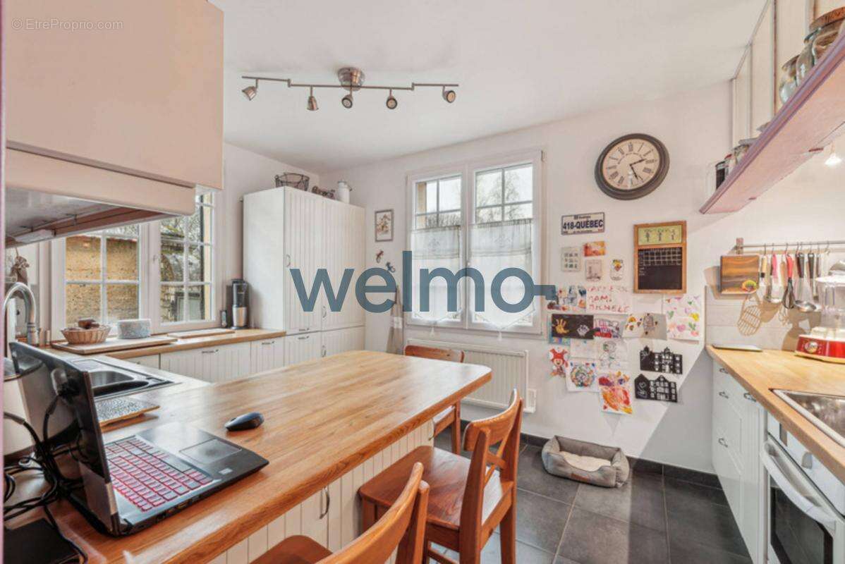 Maison à LA CROIX-SAINT-LEUFROY