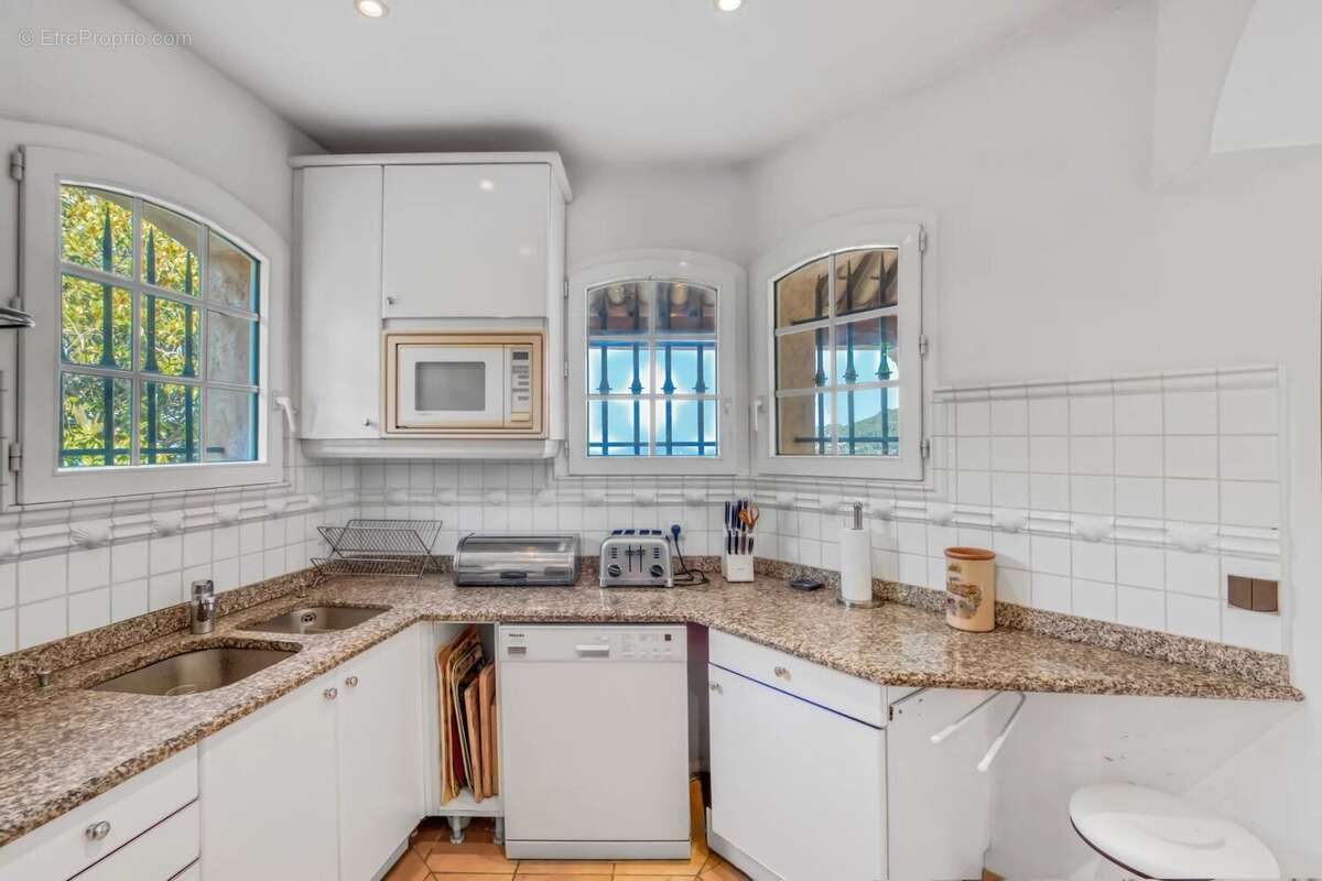 Maison à THEOULE-SUR-MER