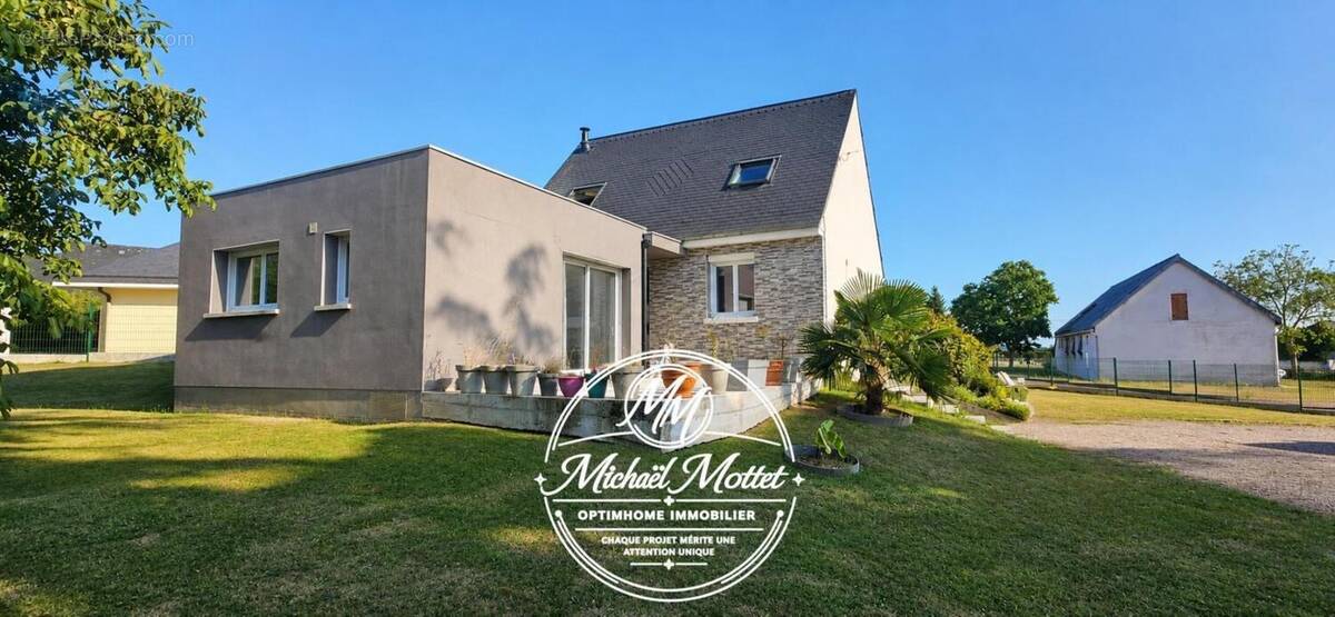 Maison à BOURG-ACHARD