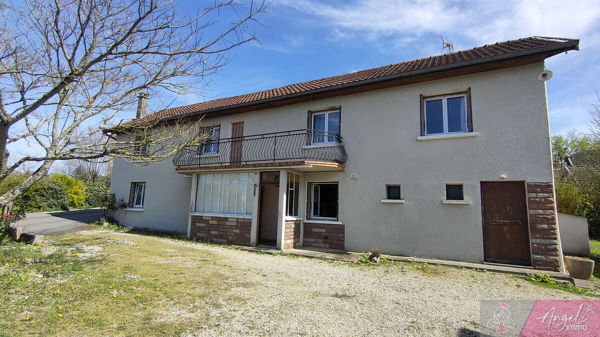 Maison à DAMPIERRE