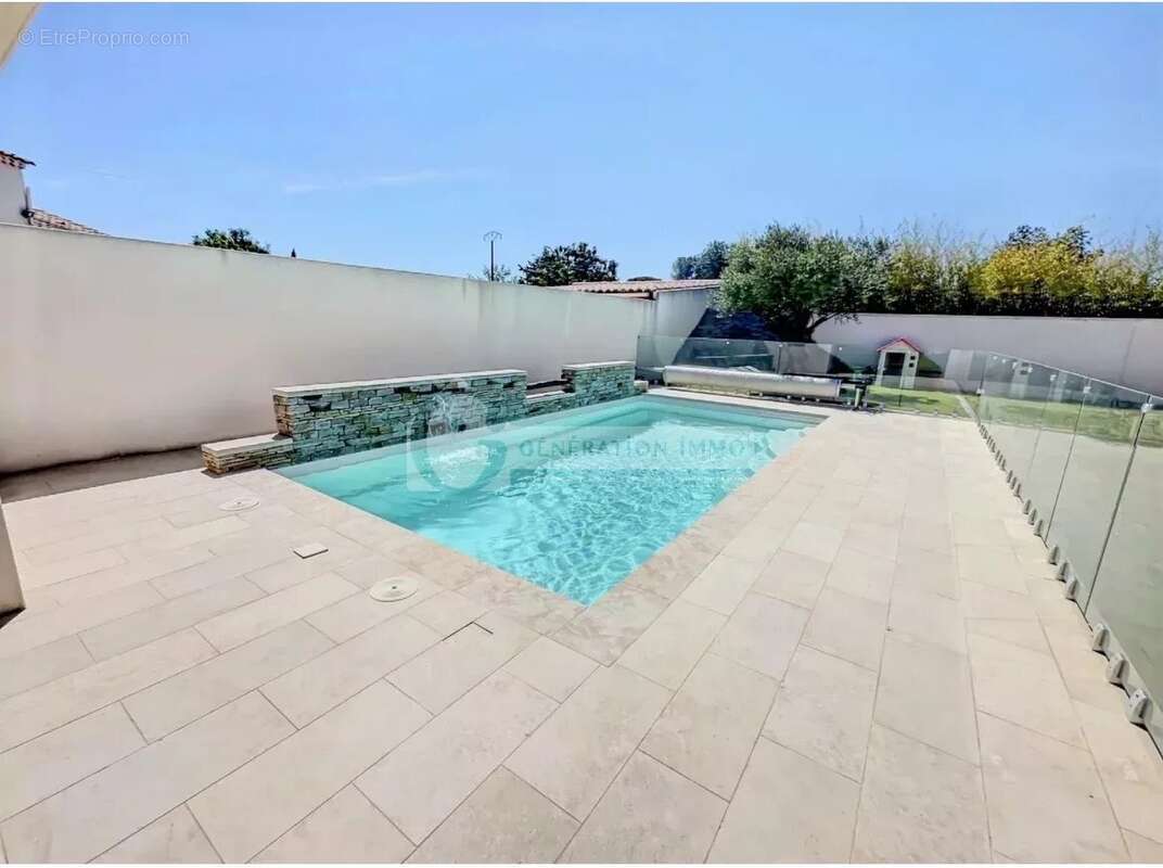 Maison à SAINT-MARTIN-DE-CRAU