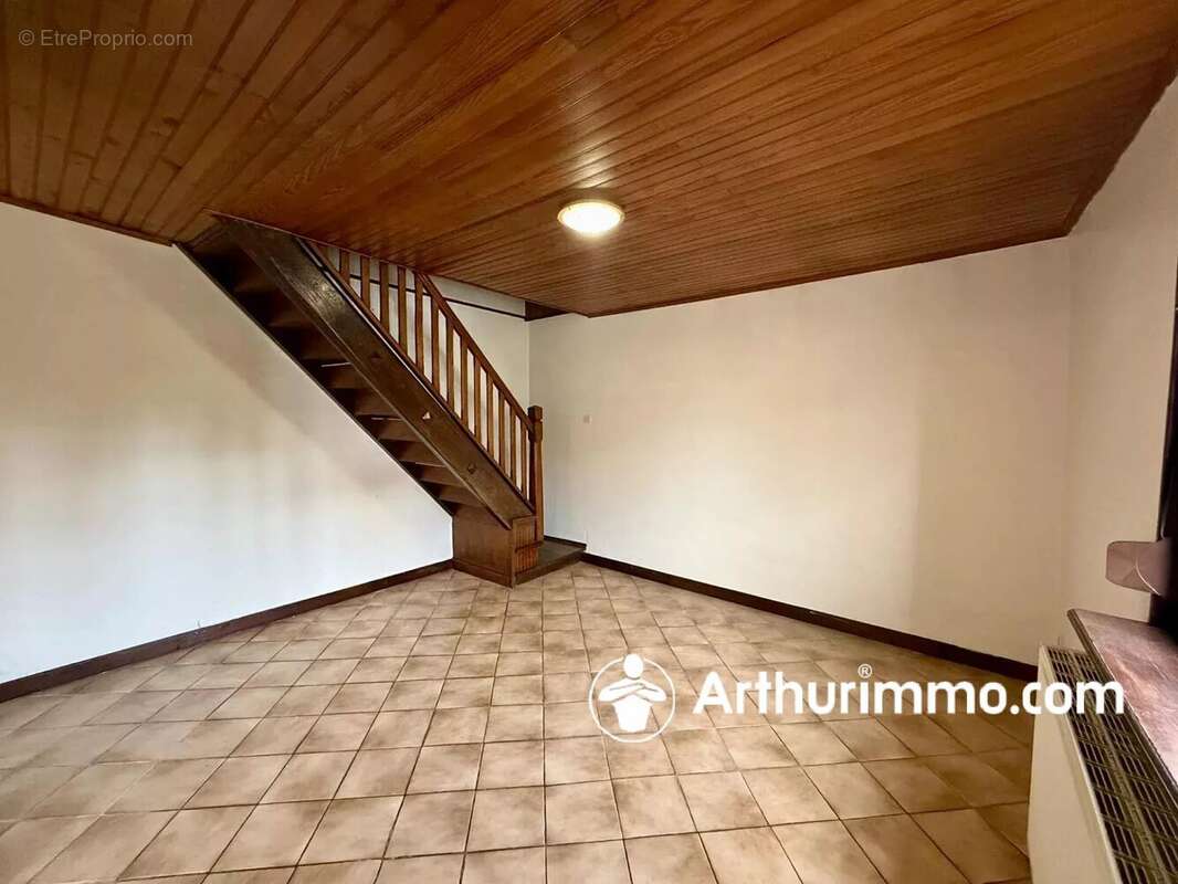 Maison à CHAVANNES-LES-GRANDS