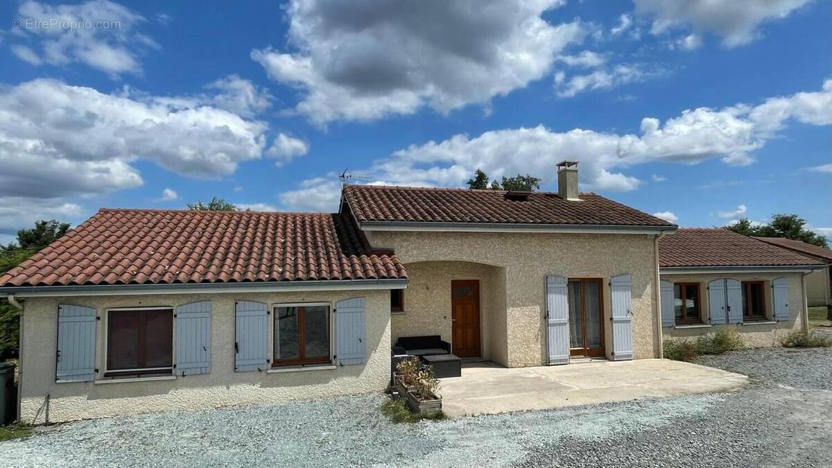 Photo 1 - Maison à SAINT-GEORGES-DE-BAROILLE