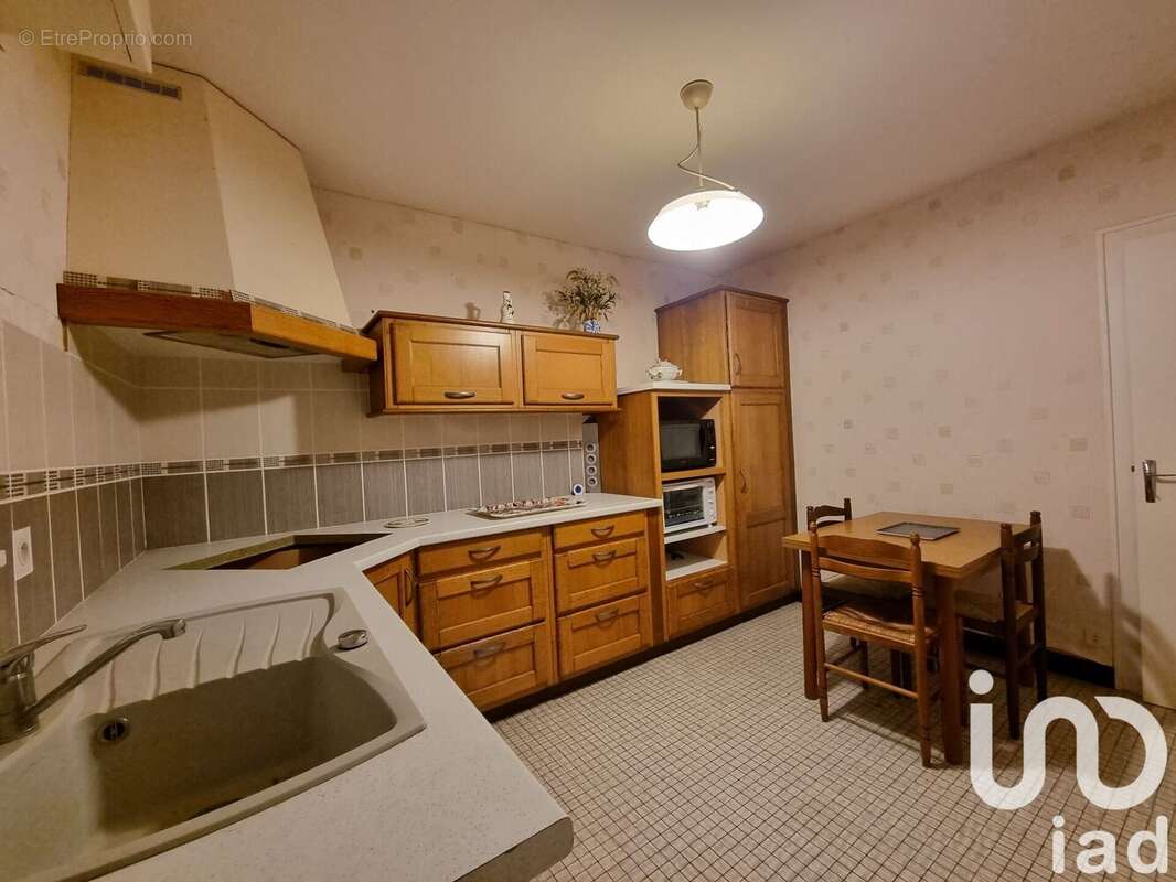 Photo 3 - Maison à YZERNAY