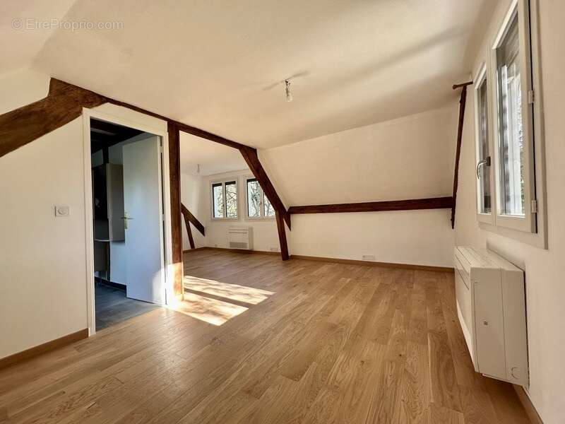 Maison à DAMPIERRE-EN-YVELINES
