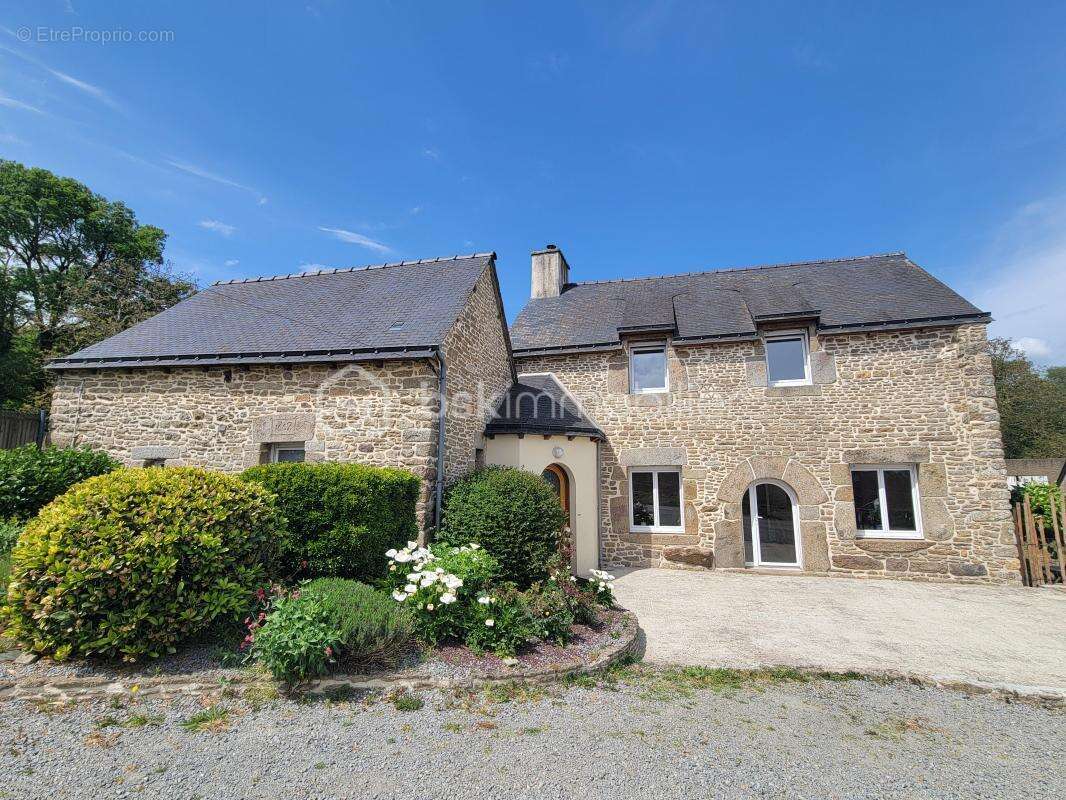 Maison à MENEAC