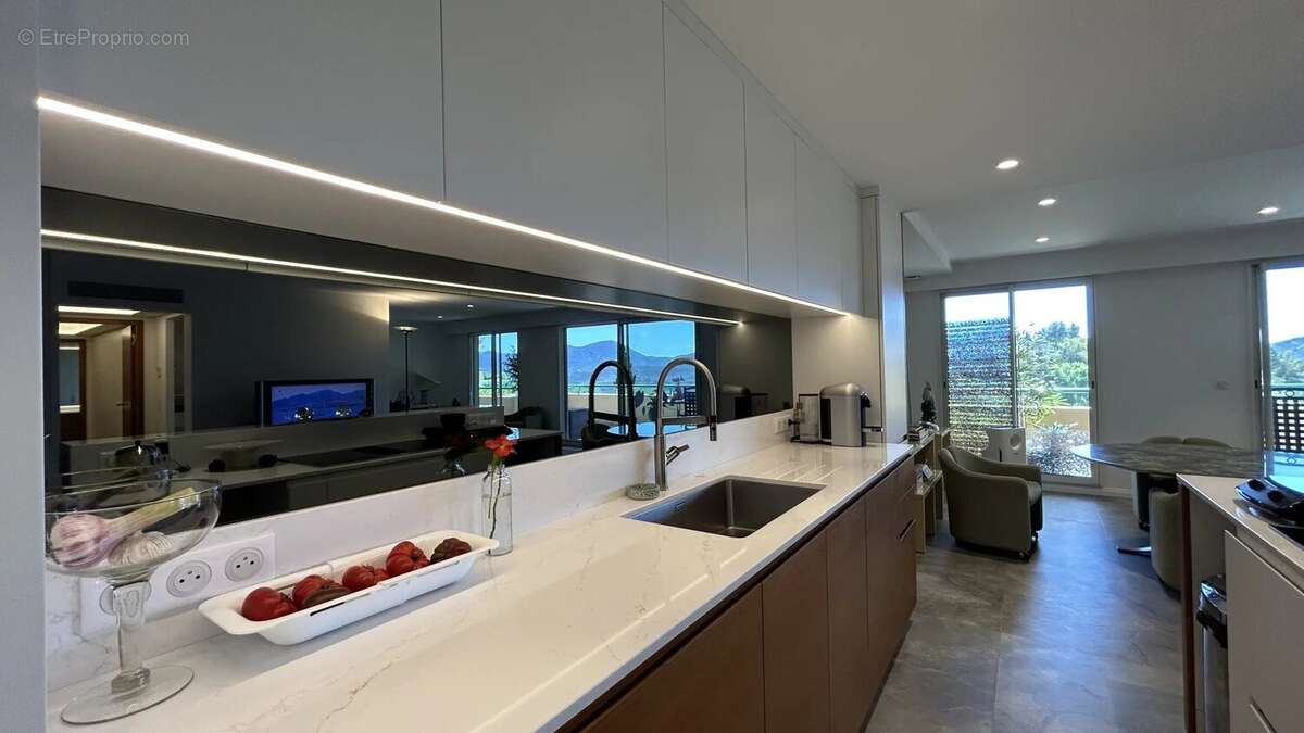 Appartement à MANDELIEU-LA-NAPOULE