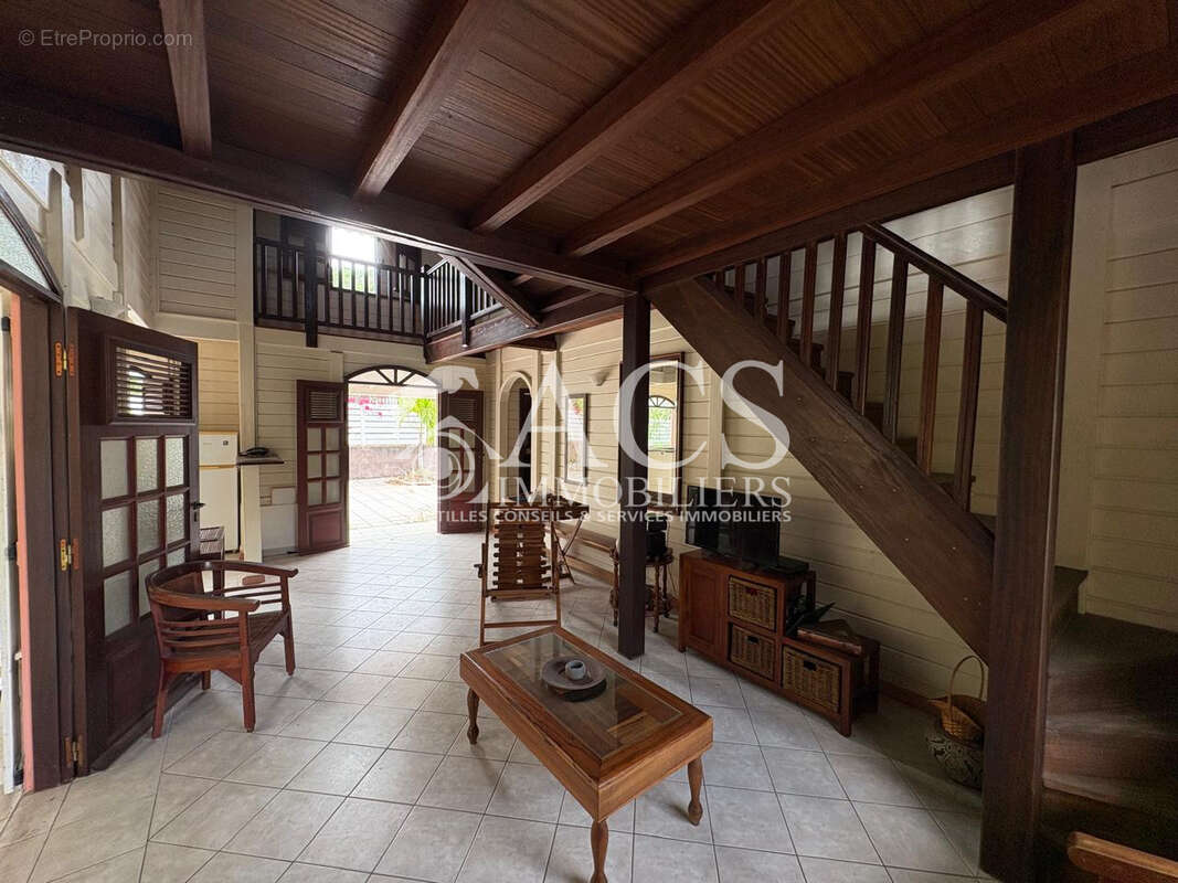 Charmante maison en bois avec terrasse, jardin privatif et aperçu mer - ANSES D'ARLET / PETITE ANSE - photo 4