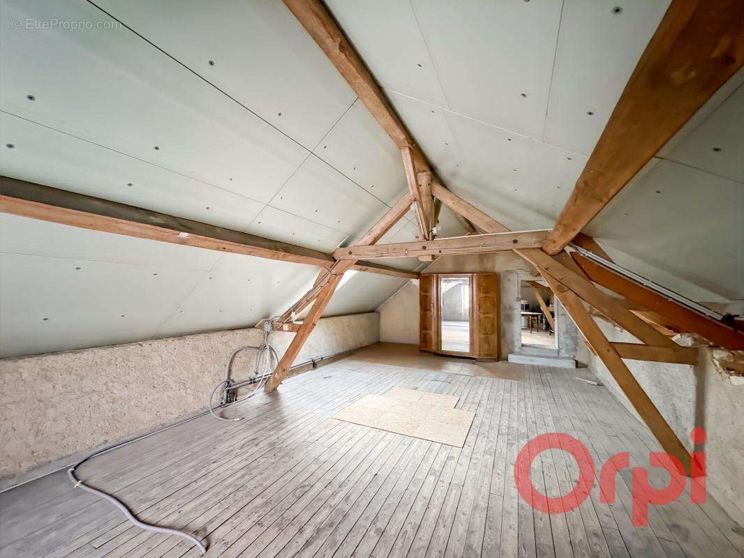 Maison à LA GUERCHE-SUR-L'AUBOIS