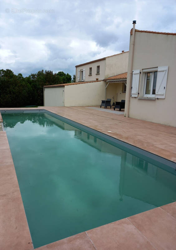 Maison 168 m² à Yves  - photo 2
