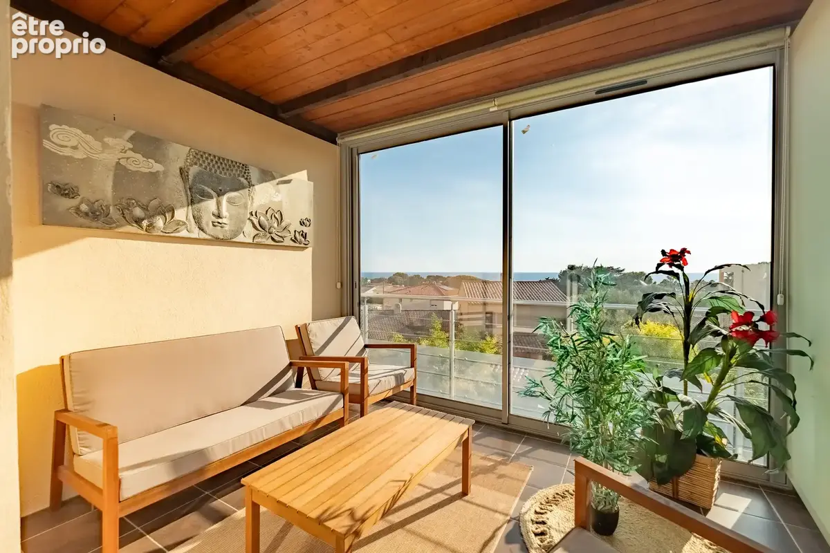 Proche calanques et commerces, exceptionnel T3/4 en duplex avec vue mer et 2 parkings - photo 10