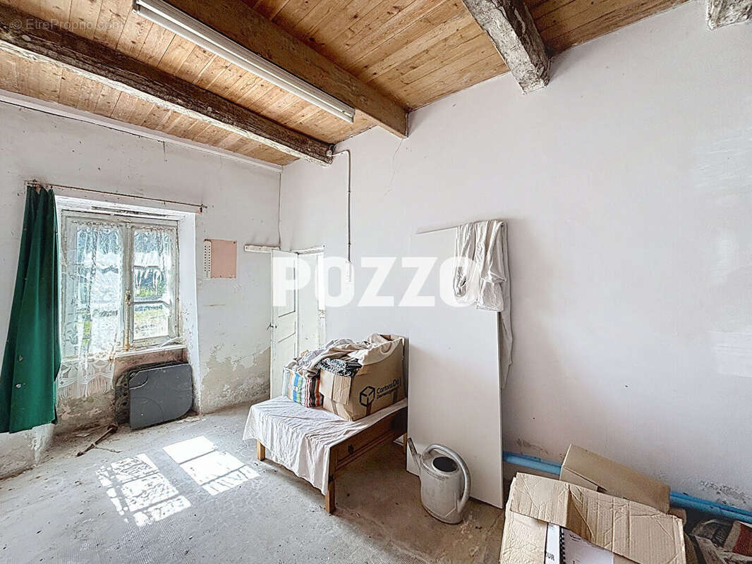 Maison à SAINT-JEAN-DES-CHAMPS