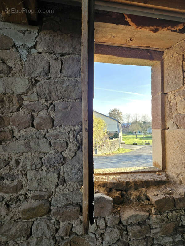 Maison à ONET-LE-CHATEAU