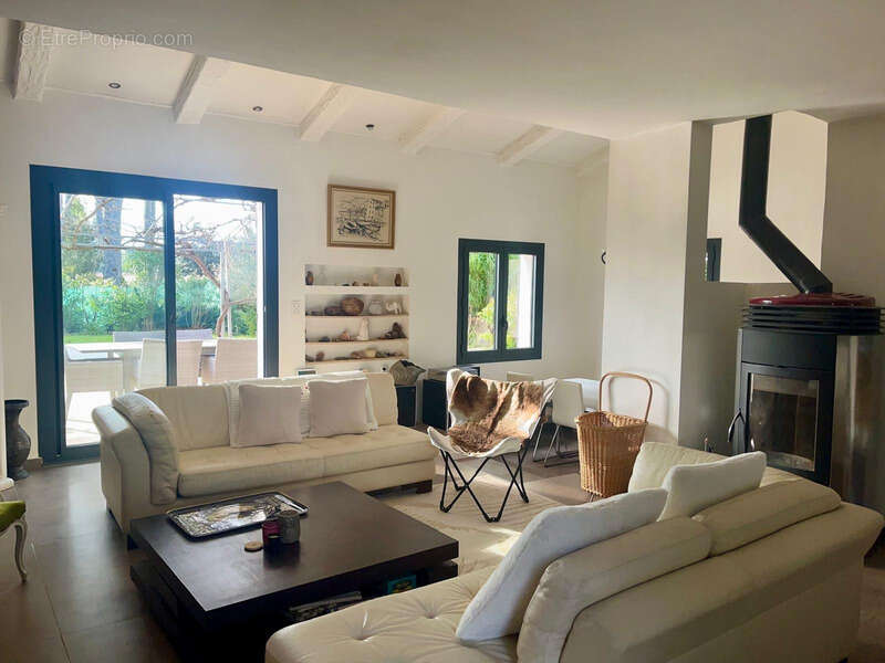 Maison à vendre 7 pièces SANARY SUR MER (83) - photo 17