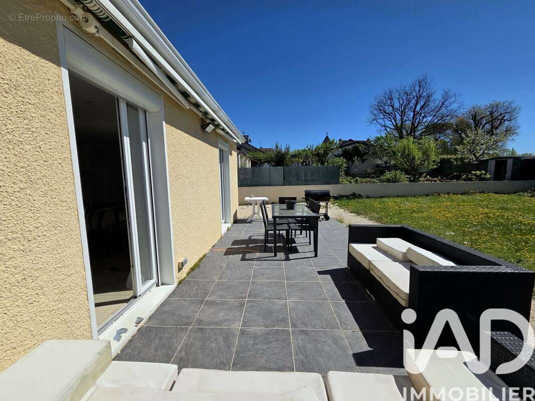 Photo 2 - Maison à LACHAPELLE-AUZAC