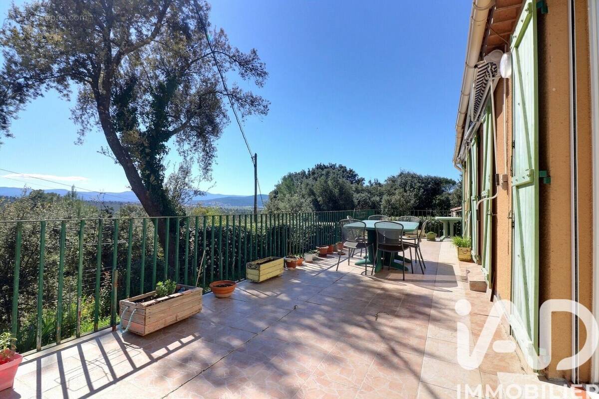 Photo 1 - Maison à SEILLONS-SOURCE-D'ARGENS