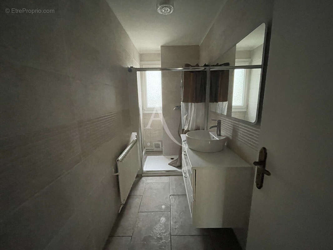 Appartement à SAINT-JEAN-DE-BRAYE