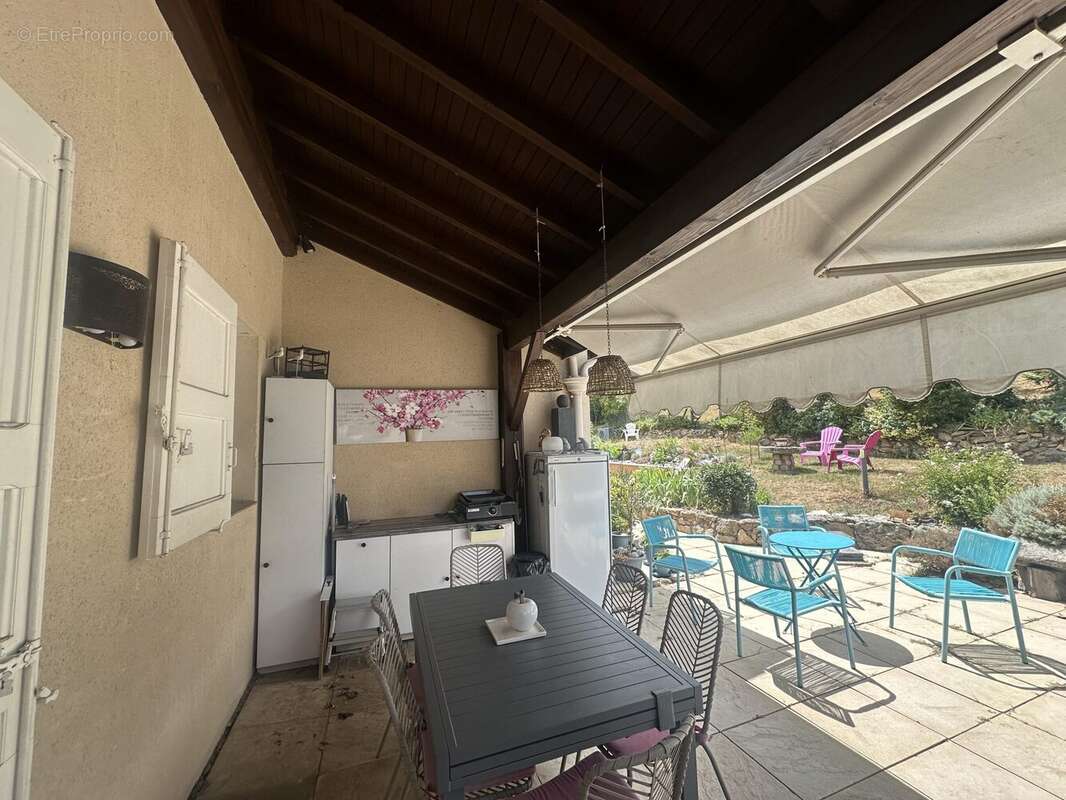 Maison à ECOTAY-L&#039;OLME