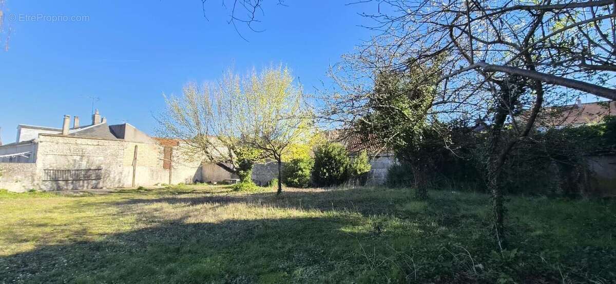 Terrain à ETAMPES