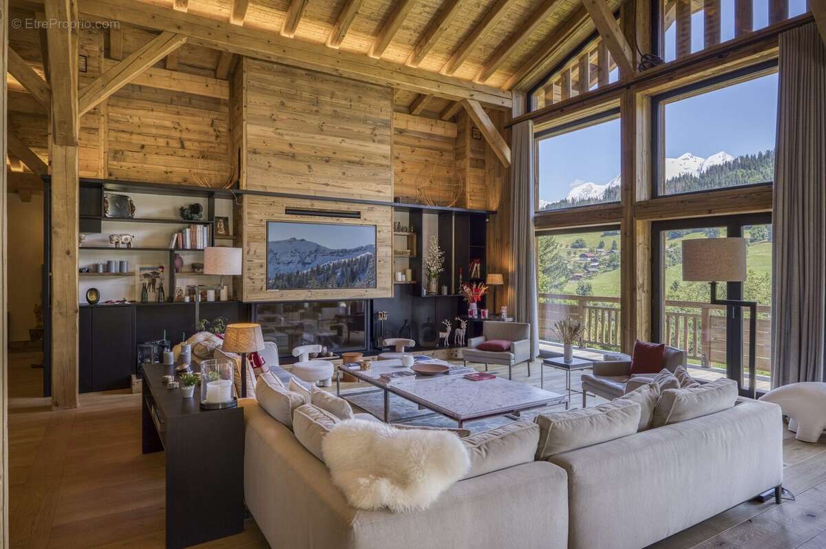 Maison 596 m² à Demi-Quartier  - photo 6
