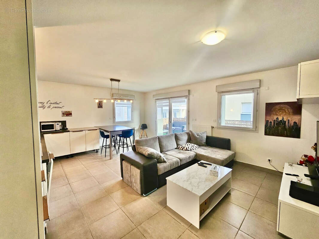 Appartement à VALLEIRY