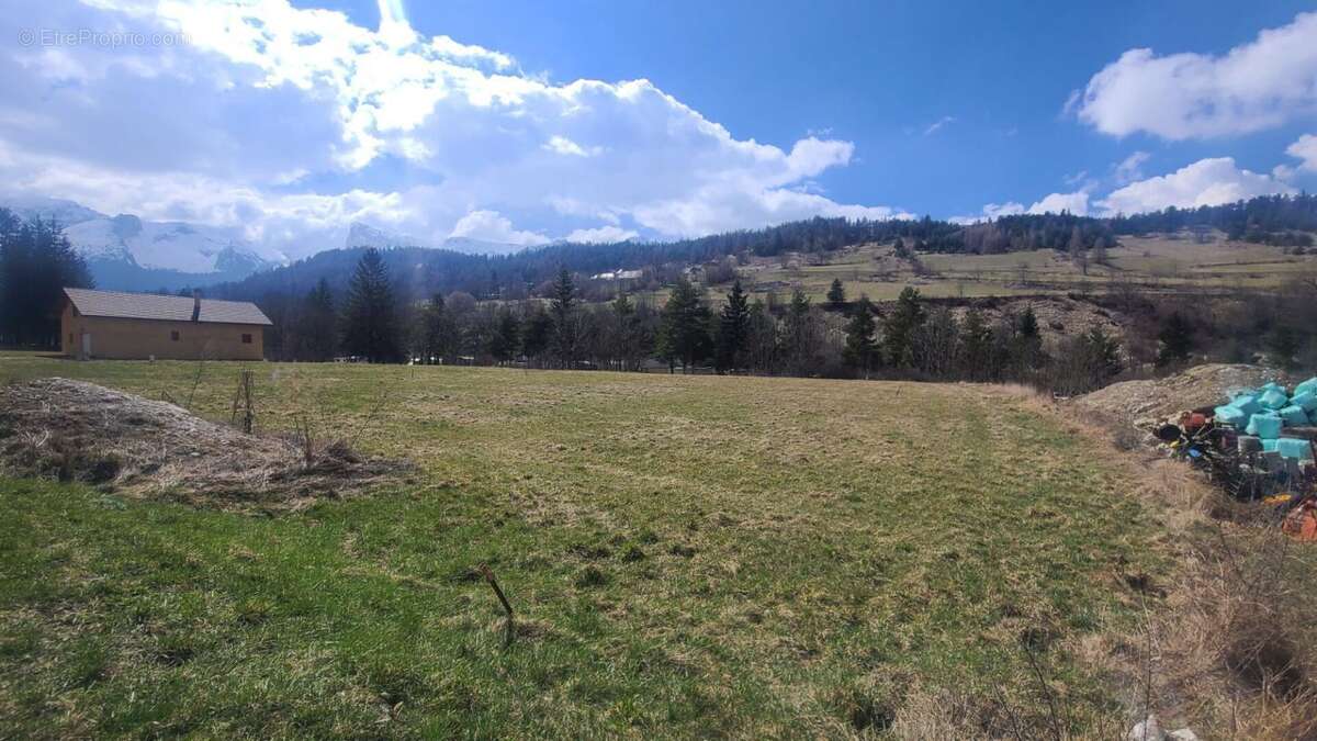 Terrain à SAINT-ETIENNE-EN-DEVOLUY