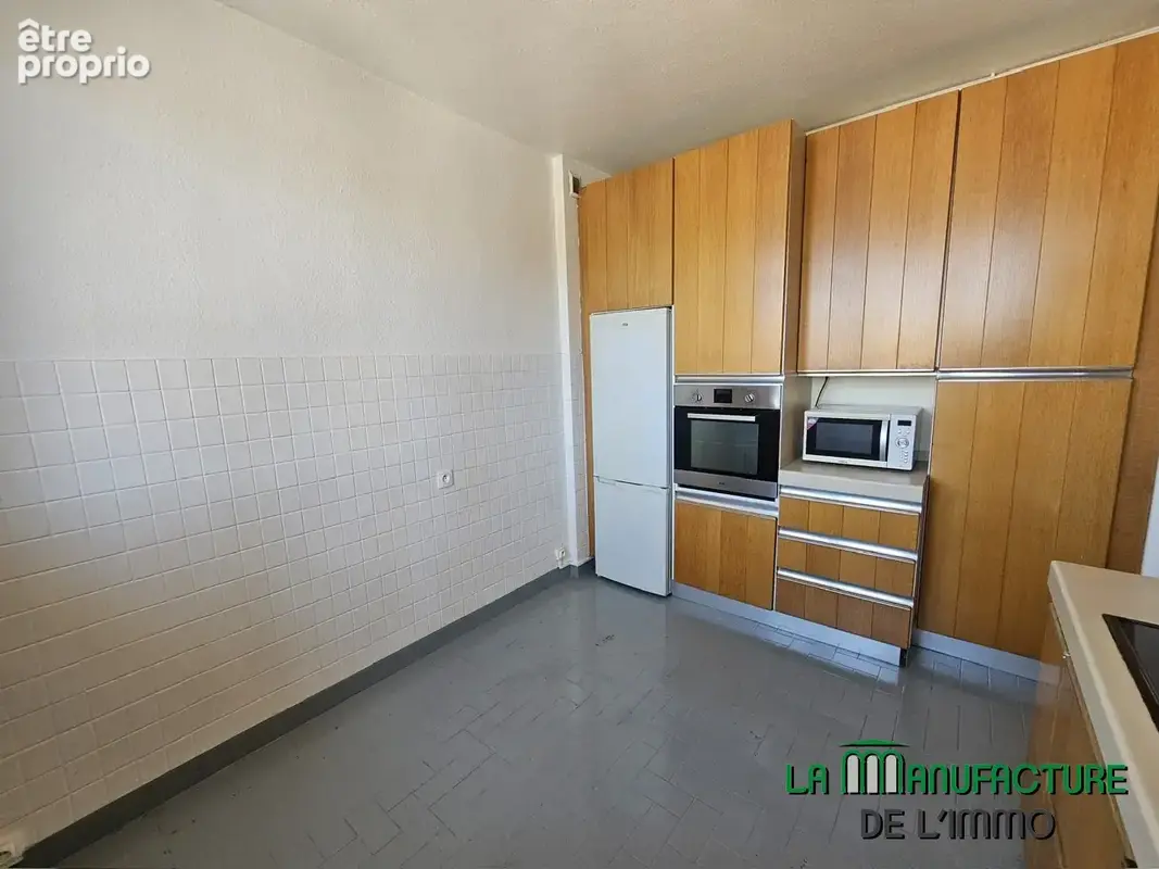 Saint etienne bergson cite du design - t4 au 7eme etage avec grand balcon - photo 8