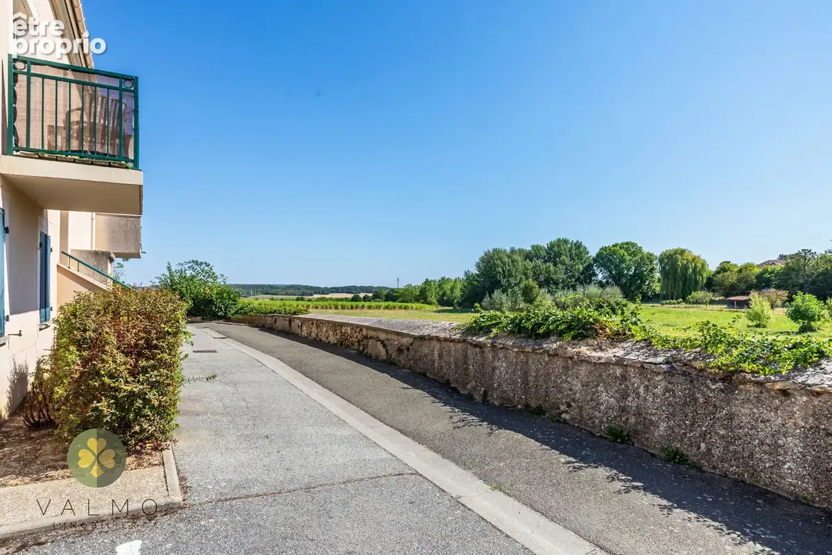 Hyper centre la queue-les-yvelines appartement/duplex f3 + 2 places parkings - photo 3