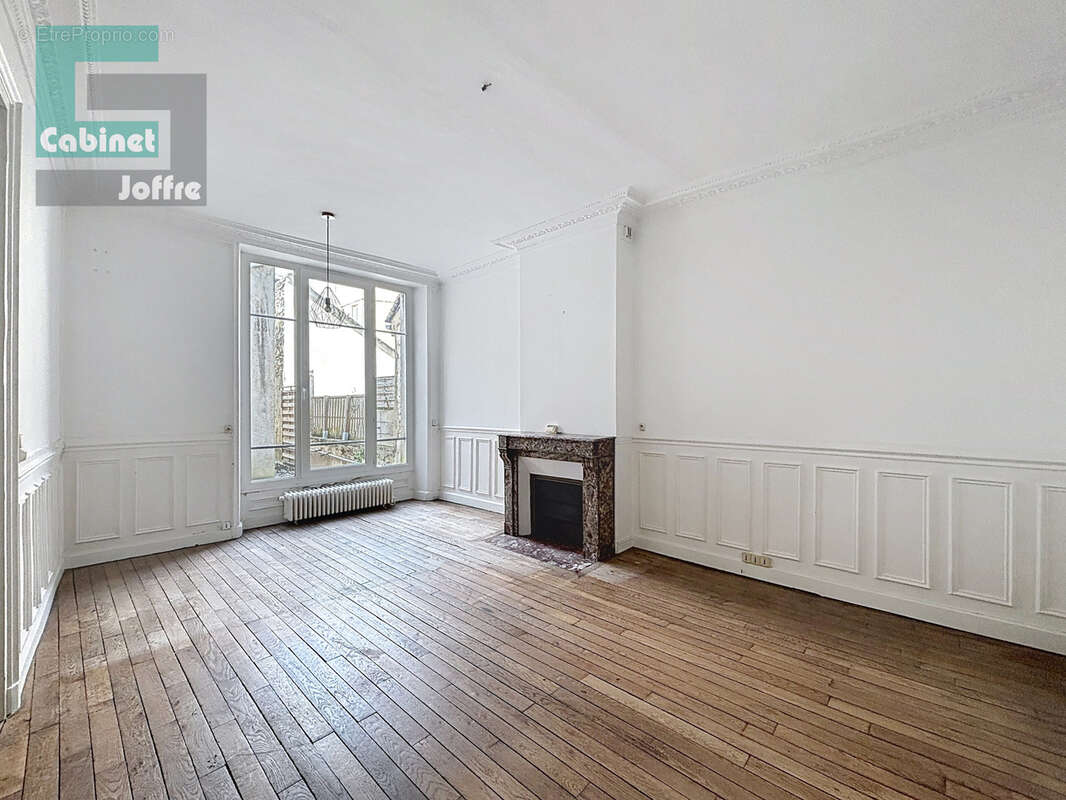 Appartement à FONTAINEBLEAU