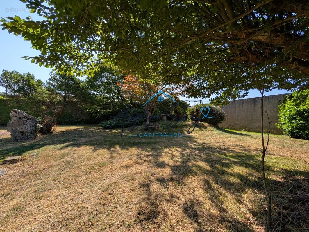 À VENDRE – Belle maison familiale de caractère de 200 m² avec terrain de 2 771 m² à Lays-sur-le-Doubs à 15 minutes de seurre - photo 17